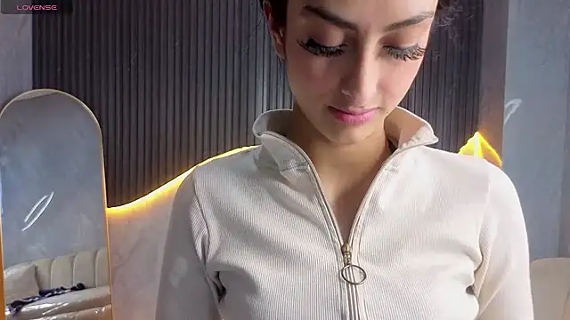 Tifany Tx online show from June 2026 07:18:02 PM