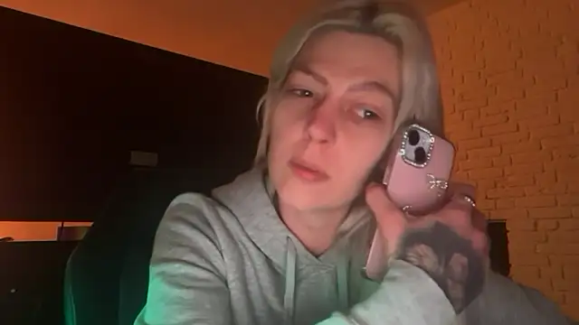 Snapshot of Melina_Diamond chatting on January 2026 03:32:01 AM Melina Diamond online show from January 2026 03:32:01 AM