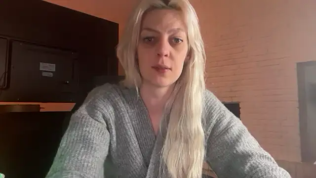 Snapshot of Melina_Diamond chatting on January 2026 02:47:02 AM Melina Diamond online show from January 2026 02:47:02 AM