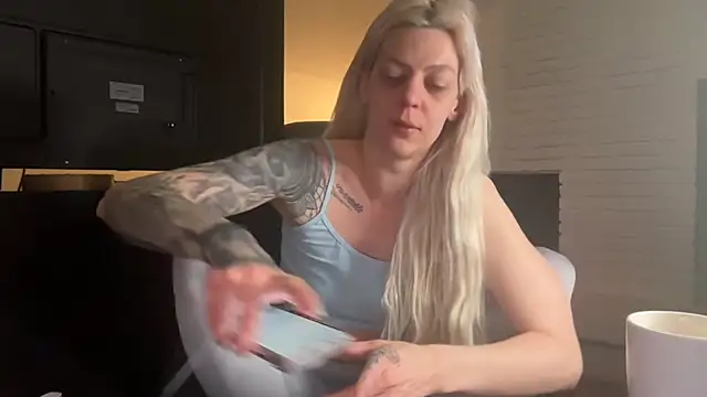 Snapshot of Melina_Diamond chatting on January 2026 12:35:01 AM Melina Diamond online show from January 2026 12:35:01 AM