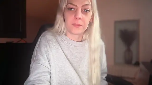 Snapshot of Melina_Diamond chatting on January 2026 06:35:02 PM Melina Diamond online show from January 2026 06:35:02 PM