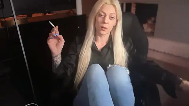 Snapshot of Melina_Diamond chatting on January 2026 09:51:01 PM Melina Diamond online show from January 2026 09:51:01 PM