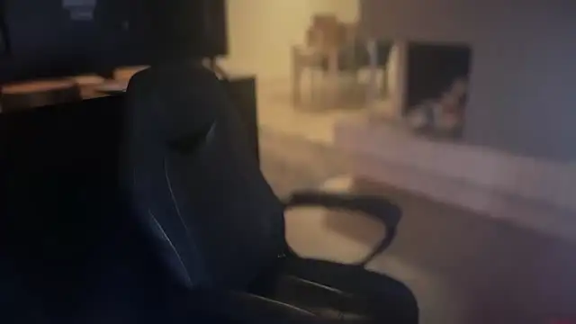 Snapshot of Melina_Diamond chatting on January 2026 10:14:02 PM Melina Diamond online show from January 2026 10:14:02 PM