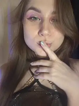 Luna Luvgoon online show from March 2026 02:17:02 PM