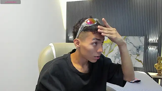 TaylerMiles online show from January 2026 03:22:02 AM