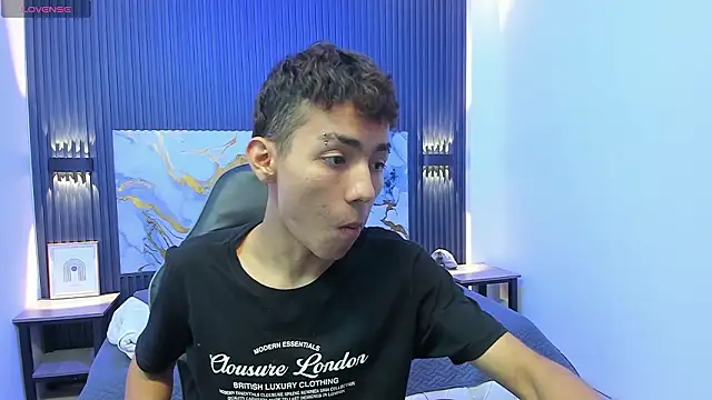 TaylerMiles online show from February 2026 03:48:01 AM