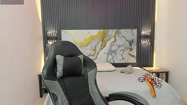 TaylerMiles online show from February 2026 03:22:02 AM