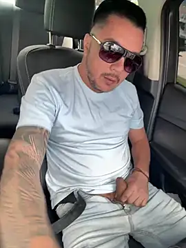 Diegohernan17 online show from April 2026 06:16:01 PM