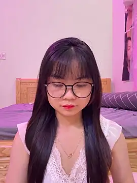 Snapshot of ___KARA___ chatting on February 2026 01:37:02 AM KARA online show from February 2026 01:37:02 AM