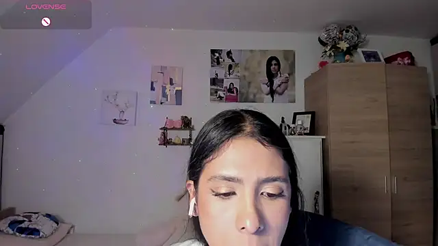 Snapshot of VEROSlen- chatting on June 2026 01:12:02 AM VEROSlen- online show from June 2026 01:12:02 AM