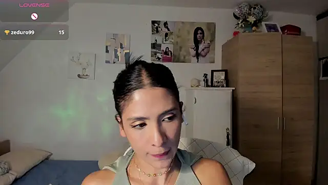 Snapshot of VEROSlen- chatting on July 2026 04:17:02 AM VEROSlen- online show from July 2026 04:17:02 AM