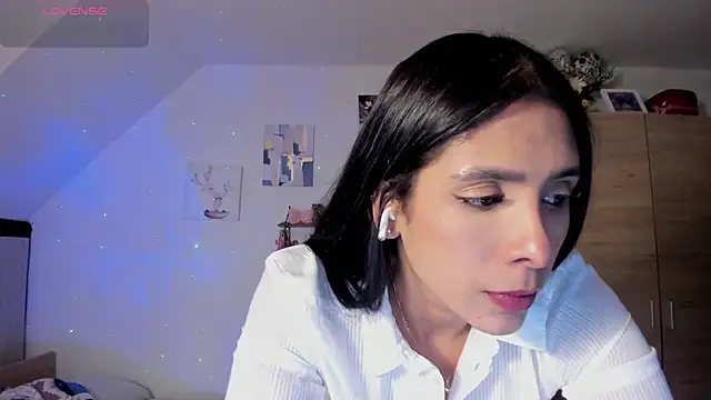 Snapshot of VEROSlen- chatting on July 2026 03:20:02 AM VEROSlen- online show from July 2026 03:20:02 AM