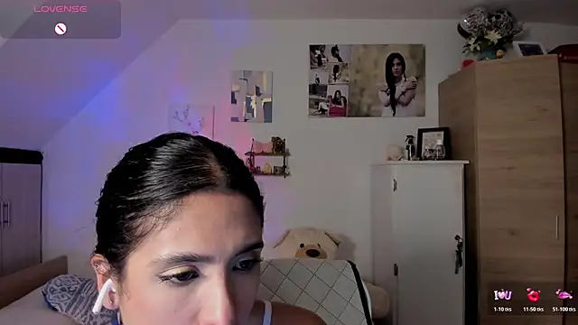 Snapshot of VEROSlen- chatting on August 2026 03:52:02 AM VEROSlen- online show from August 2026 03:52:02 AM