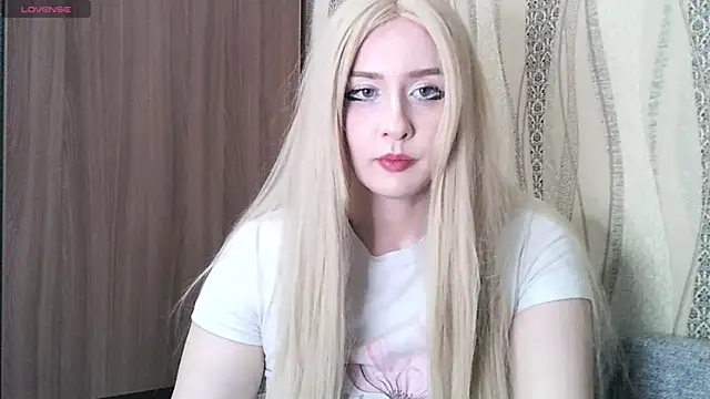 Snapshot of Nikki_Roseana chatting on December 2025 04:24:01 PM Nikki Roseana online show from December 2025 04:24:01 PM