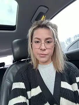 Roxi Joy online show from April 2026 10:05:02 AM