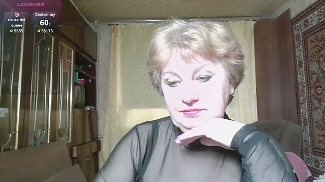 Snapshot of Casey_peach chatting on April 2026 05:05:01 AM Casey peach online show from April 2026 05:05:01 AM