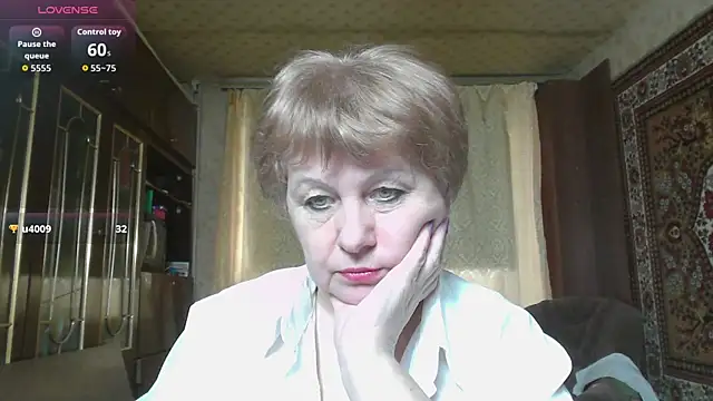 Snapshot of Casey_peach chatting on April 2026 06:03:01 AM Casey peach online show from April 2026 06:03:01 AM