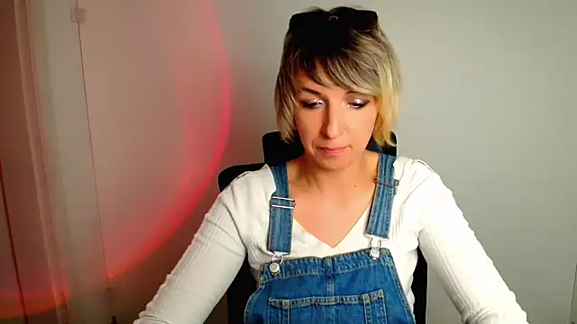 Lana Foxyy online show from May 2026 01:28:02 PM