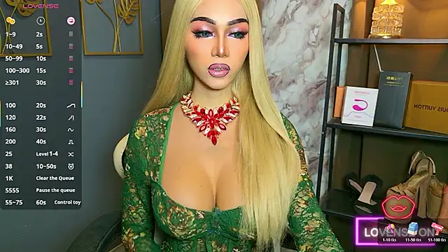 Snapshot of CelinaWintour chatting on March 2026 05:42:02 PM CelinaWintour online show from March 2026 05:42:02 PM