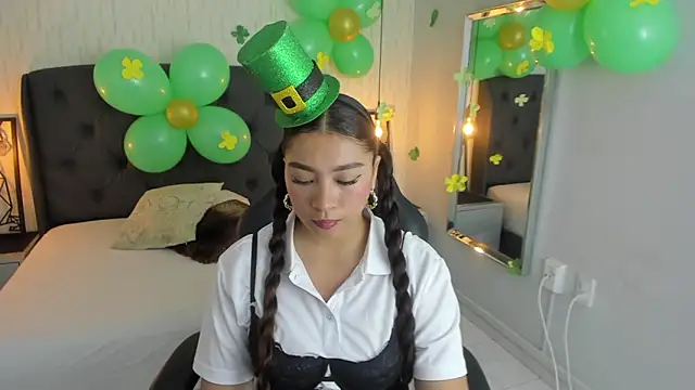 angelinemore online show from March 2026 08:45:01 PM