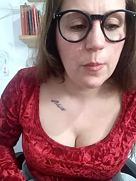 SofiEsteves online show from April 2026 01:05:02 PM