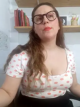 SofiEsteves online show from May 2026 02:00:01 PM