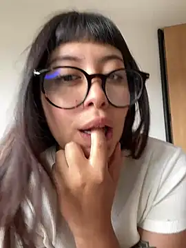 justmariee online show from May 2026 03:53:02 PM
