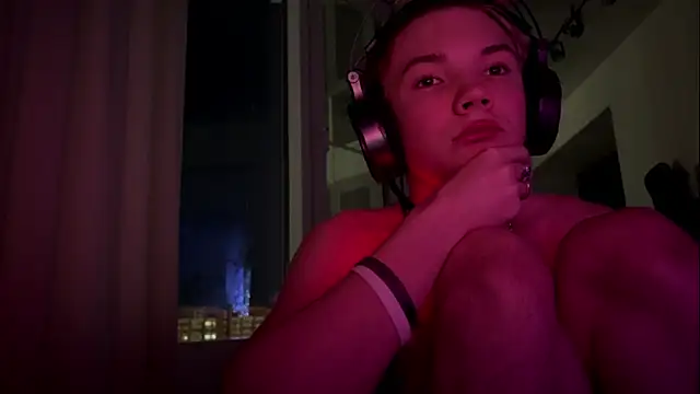 Snapshot of MilesSwanson chatting on January 2026 02:26:01 AM MilesSwanson online show from January 2026 02:26:01 AM