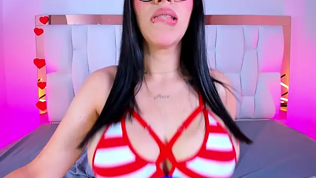 CamilleJuicy  online show from June 2026 01:04:02 PM