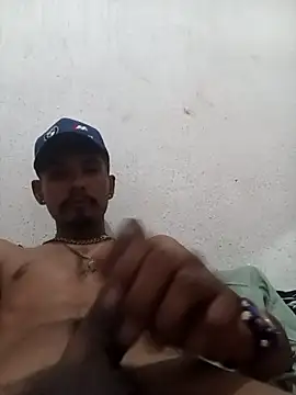 Leonidasz13auh online show from February 2026 09:57:01 PM