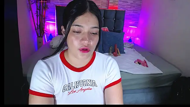 Snapshot of Valeri_hot22 chatting on April 2026 08:47:01 PM Valeri hot22 online show from April 2026 08:47:01 PM
