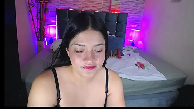 Snapshot of Valeri_hot22 chatting on April 2026 09:29:02 PM Valeri hot22 online show from April 2026 09:29:02 PM