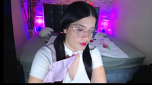 Snapshot of Valeri_hot22 chatting on April 2026 09:15:01 PM Valeri hot22 online show from April 2026 09:15:01 PM