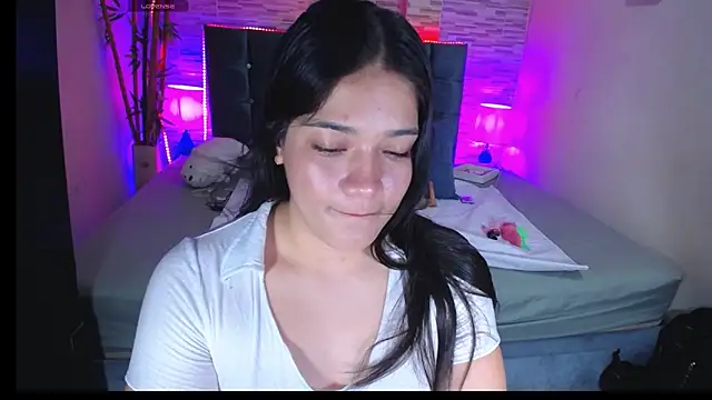 Snapshot of Valeri_hot22 chatting on April 2026 10:01:02 PM Valeri hot22 online show from April 2026 10:01:02 PM