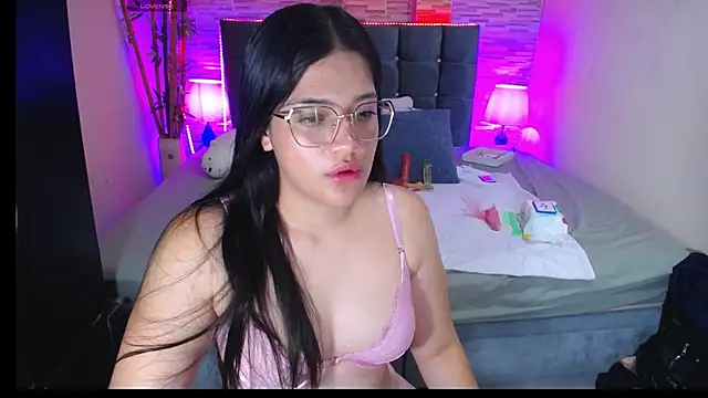 Snapshot of Valeri_hot22 chatting on April 2026 10:36:02 PM Valeri hot22 online show from April 2026 10:36:02 PM