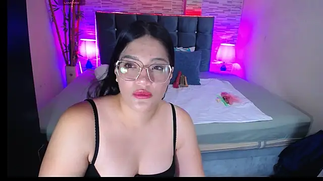 Snapshot of Valeri_hot22 chatting on May 2026 09:34:01 PM Valeri hot22 online show from May 2026 09:34:01 PM