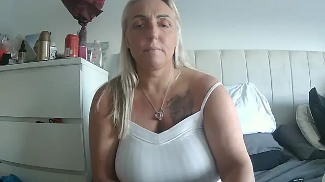 theblondecocklover online show from April 2026 06:46:02 PM