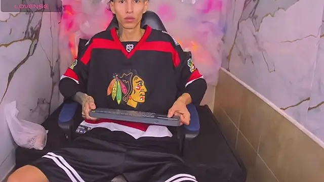 Daniel Deluc77 online show from January 2026 01:04:01 PM