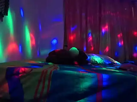 Snapshot of Rxxen chatting on December 2025 04:29:02 AM Rxxen online show from December 2025 04:29:02 AM