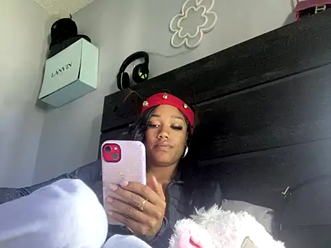 Snapshot of Ahlanacherae_creamz chatting on December 2025 08:05:02 PM Ahlanacherae creamz online show from December 2025 08:05:02 PM