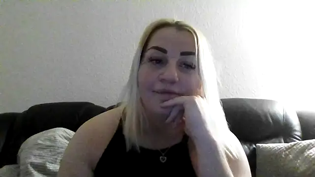 Redos1 online show from February 2026 07:18:01 PM