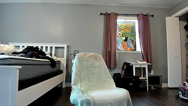 Studmuffin4you online show from April 2026 03:53:02 PM