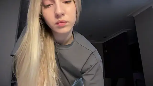 Snapshot of blondinkaa chatting on April 2026 08:53:01 PM blondinkaa online show from April 2026 08:53:01 PM