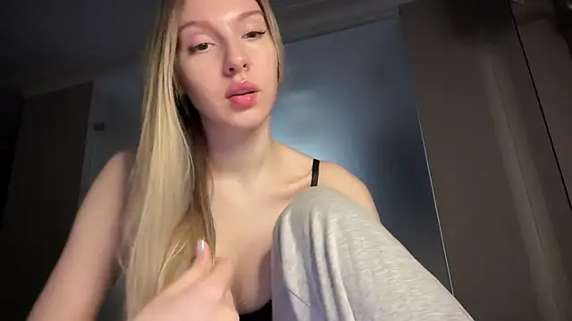 Snapshot of blondinkaa chatting on April 2026 06:56:01 PM blondinkaa online show from April 2026 06:56:01 PM