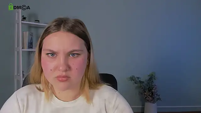 dina bloom  online show from February 2026 10:24:02 PM