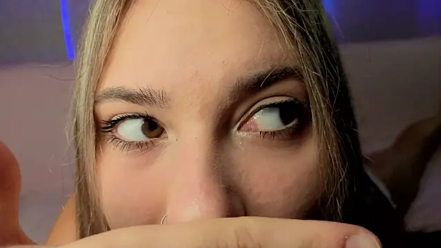 Snapshot of angel_lin chatting on March 2026 01:14:02 PM angel lin online show from March 2026 01:14:02 PM