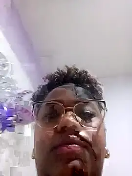 Snapshot of Yohanna_fox chatting on December 2025 11:11:02 PM Yohanna fox online show from December 2025 11:11:02 PM