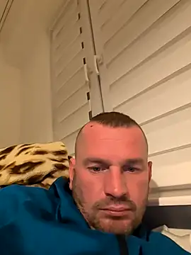 ostry198628 online show from February 2026 07:30:02 PM