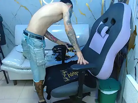 Boy tatto77 online show from May 2026 11:37:02 AM