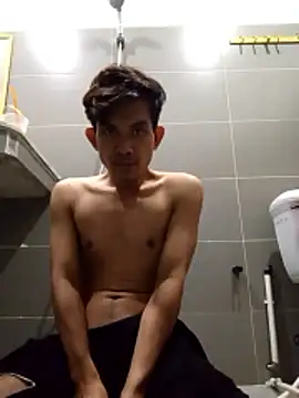 Snapshot of spitspittonmyface chatting on January 2026 03:28:01 PM spitspittonmyface online show from January 2026 03:28:01 PM